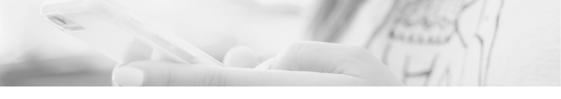 Pessoa Mexendo no Celular